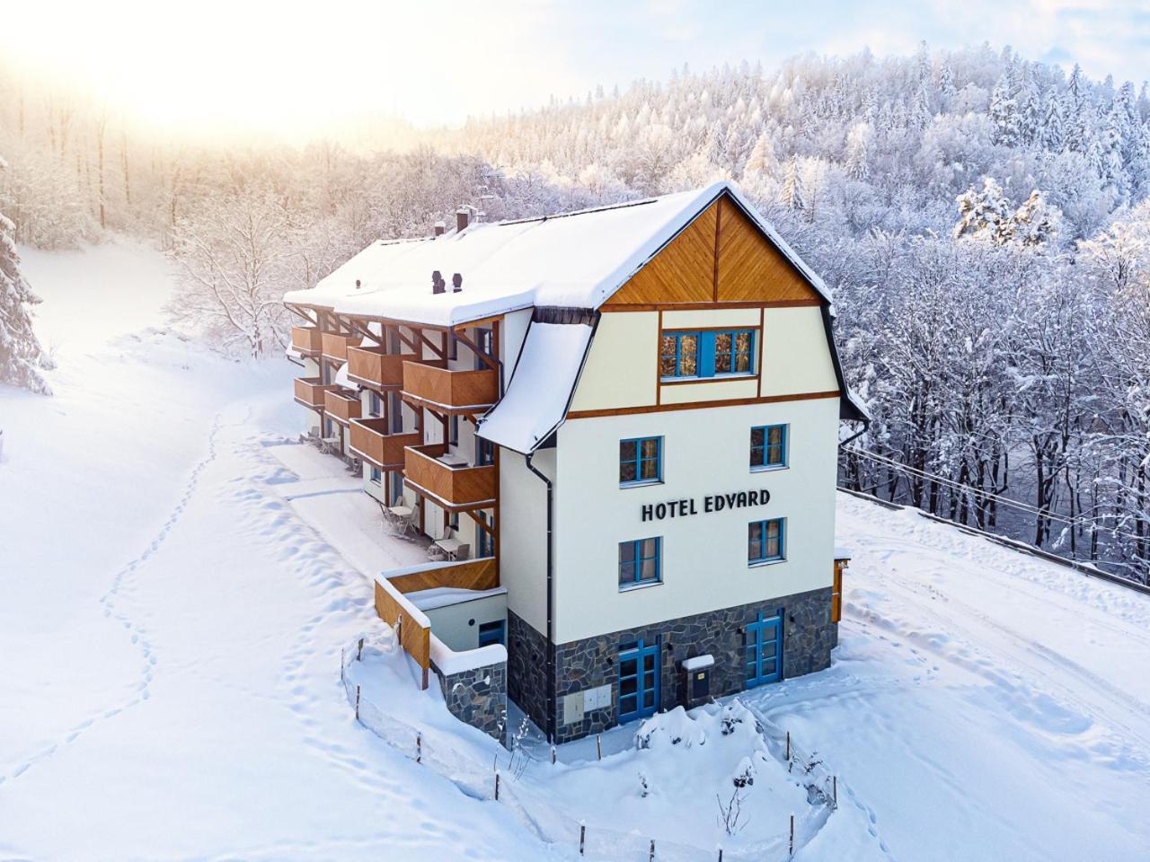 Hotel Edvard Frenštát pod Radhoštěm Bagian luar foto